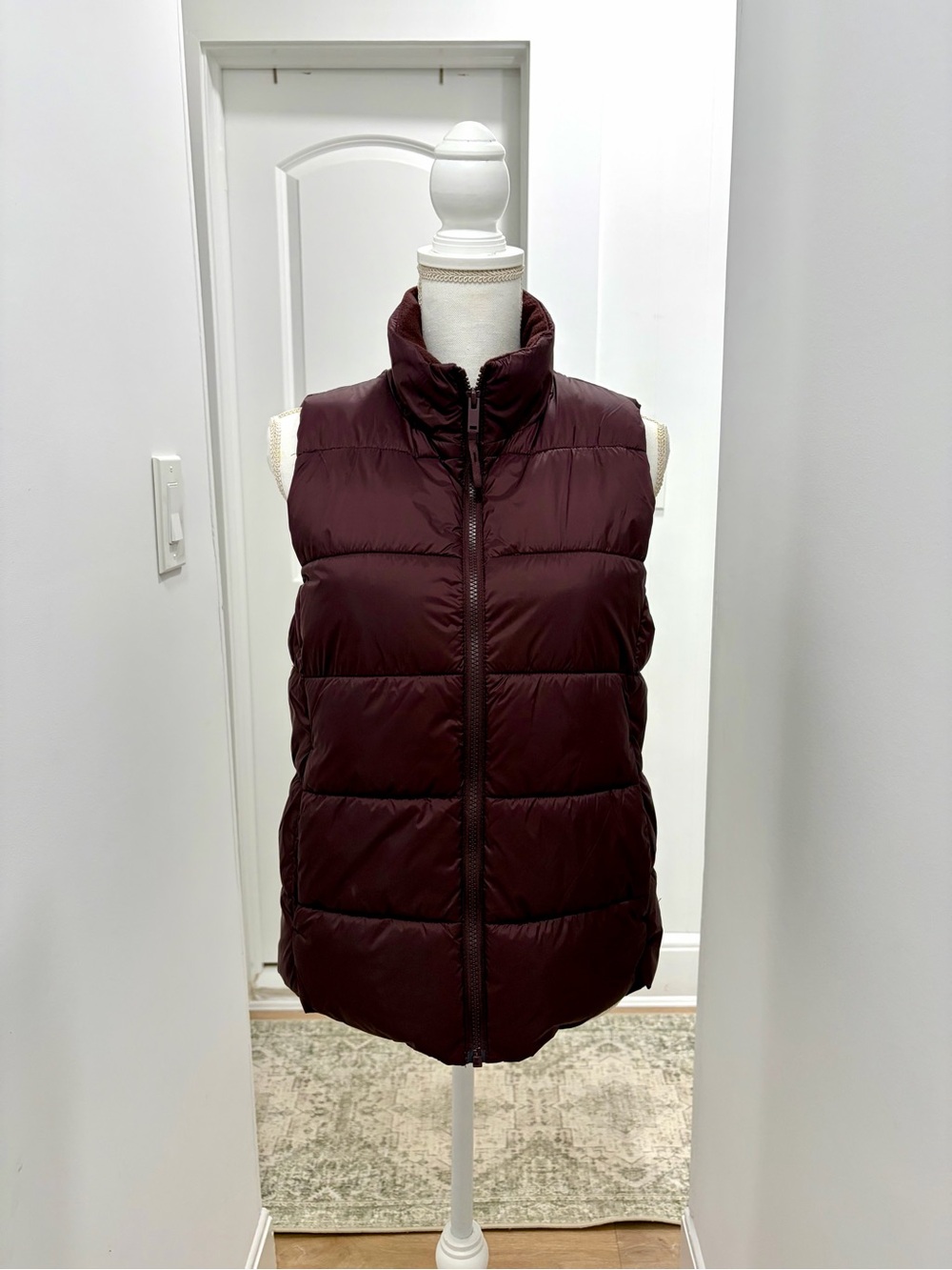 GAP-Women's Puffer Vest - Burgundy/Plum Cold Control Size Small